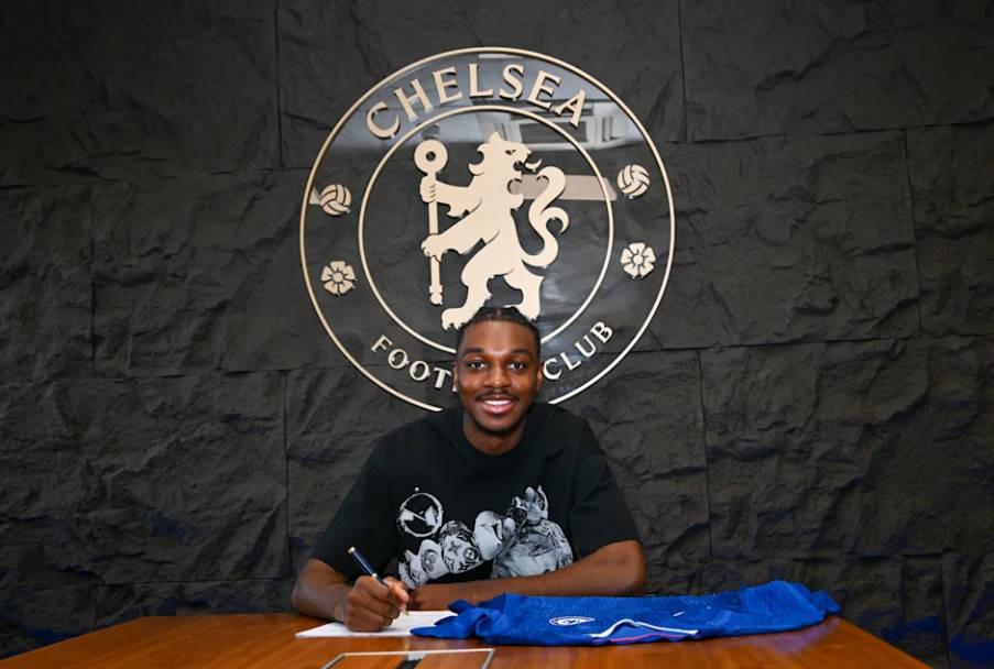 官方：切尔西与U21后卫凯登-威尔逊续约至2030年